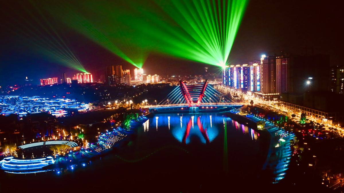 貴州荔波城市亮化5臺綠色戶外激光 貴州荔波城市亮化5臺綠色戶外激光